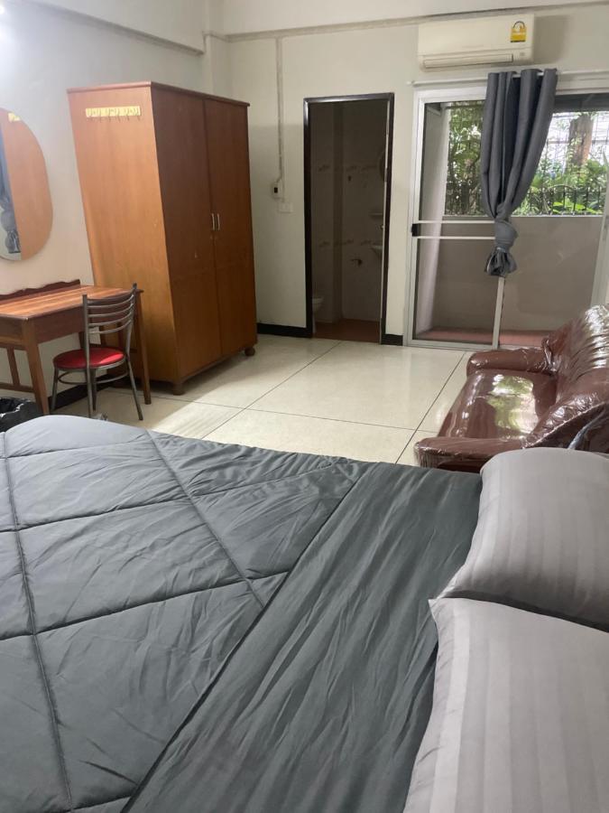 Viriyapon Apartment Bangkok Ngoại thất bức ảnh